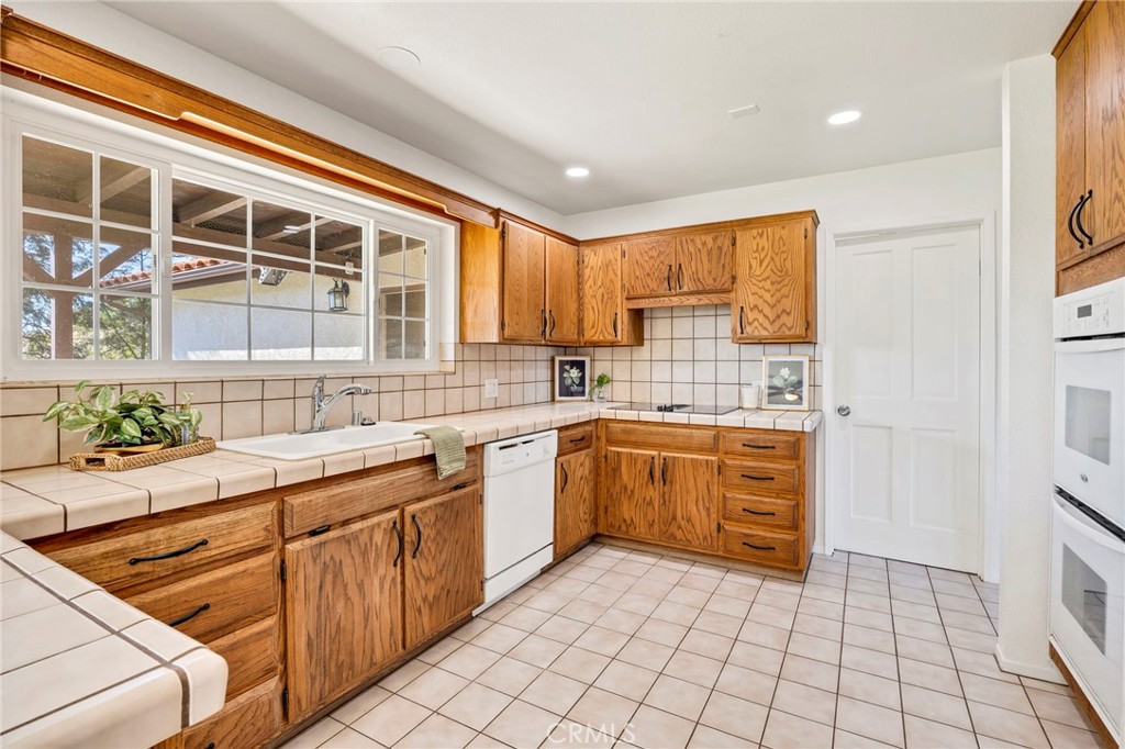 37320 Spring Valley Road Temecula, CA 92592 - Photo 16 of 42