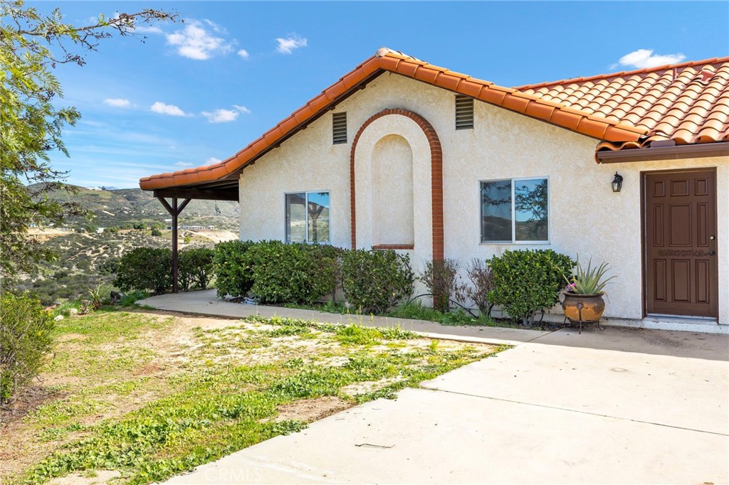 37320 Spring Valley Road Temecula, CA 92592 - Photo 5 of 42