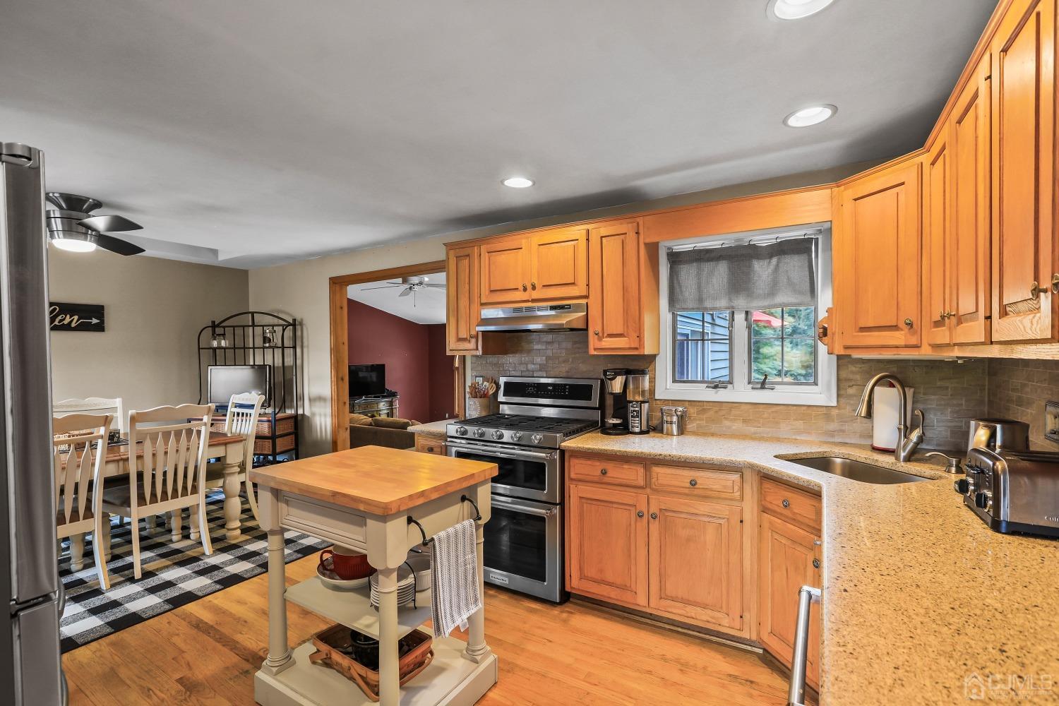 409 Dunhams Corner Road East Brunswick, NJ 08816 - Photo 13 of 65 Gallery Image 13