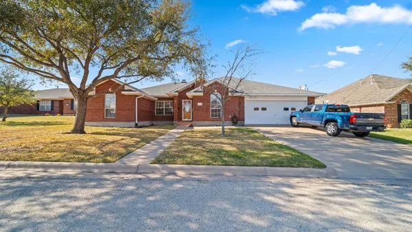 $385,000 | 831 Whispering Oaks Drive, Giddings, TX 78942