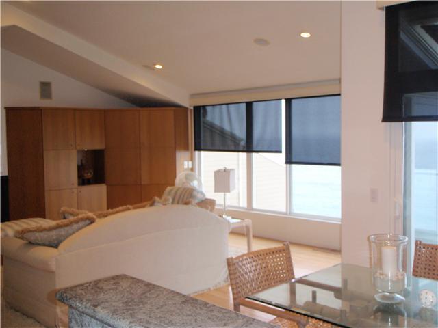 1722 Tattenham Road Encinitas, CA 92024 - Photo 4 of 12 Another view of the living room to the oceanfront.