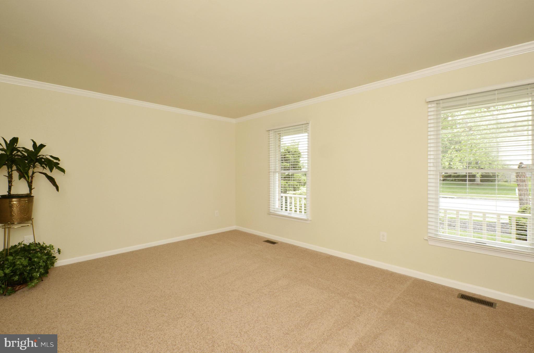 4326 Cottington Road Baltimore, MD 21236 - Photo 2 of 30 Living Room