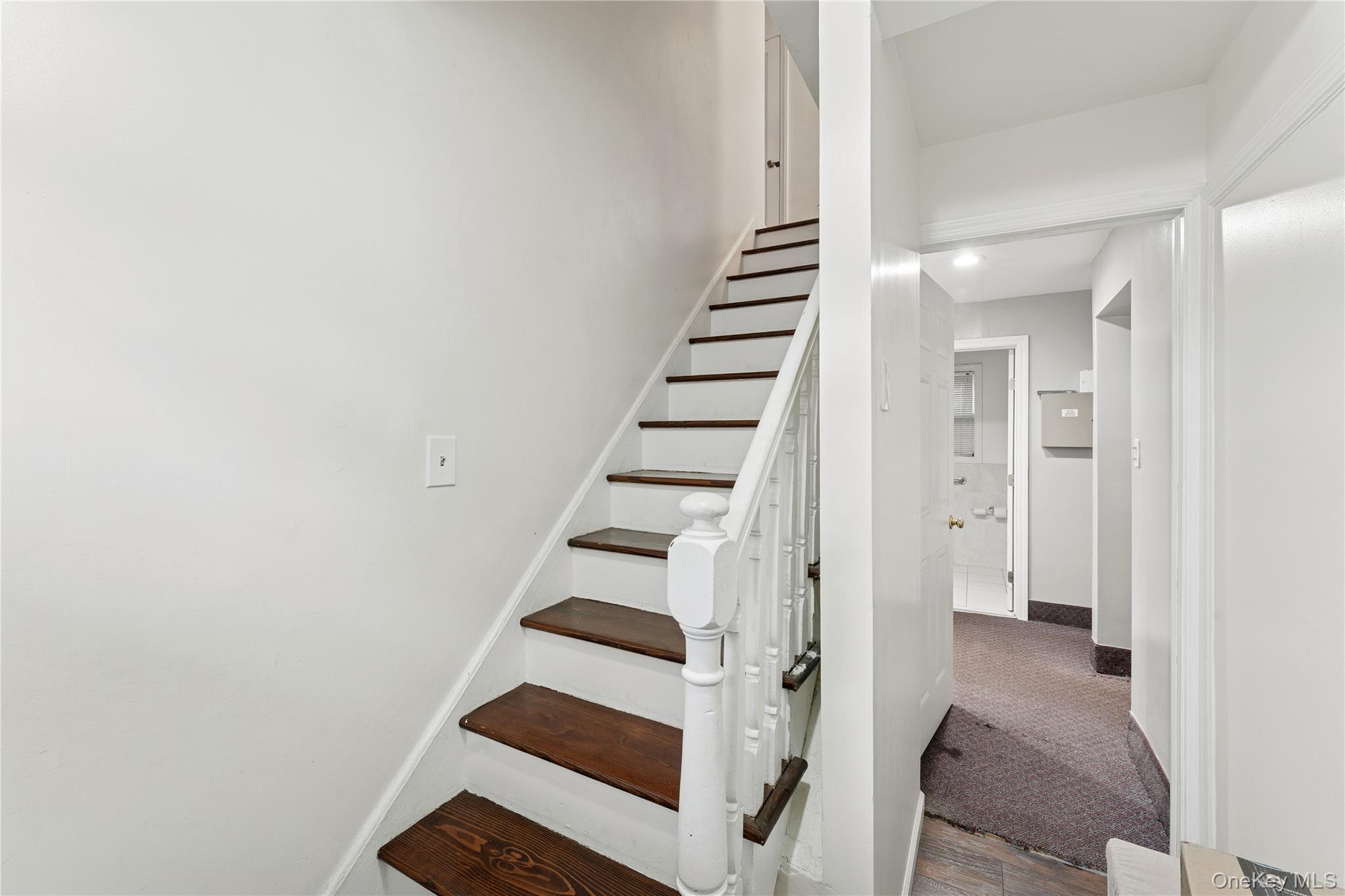 5 Seaton Gate Valley Stream, NY 11580 - Photo 22 of 36 a view of entryway with wooden floor