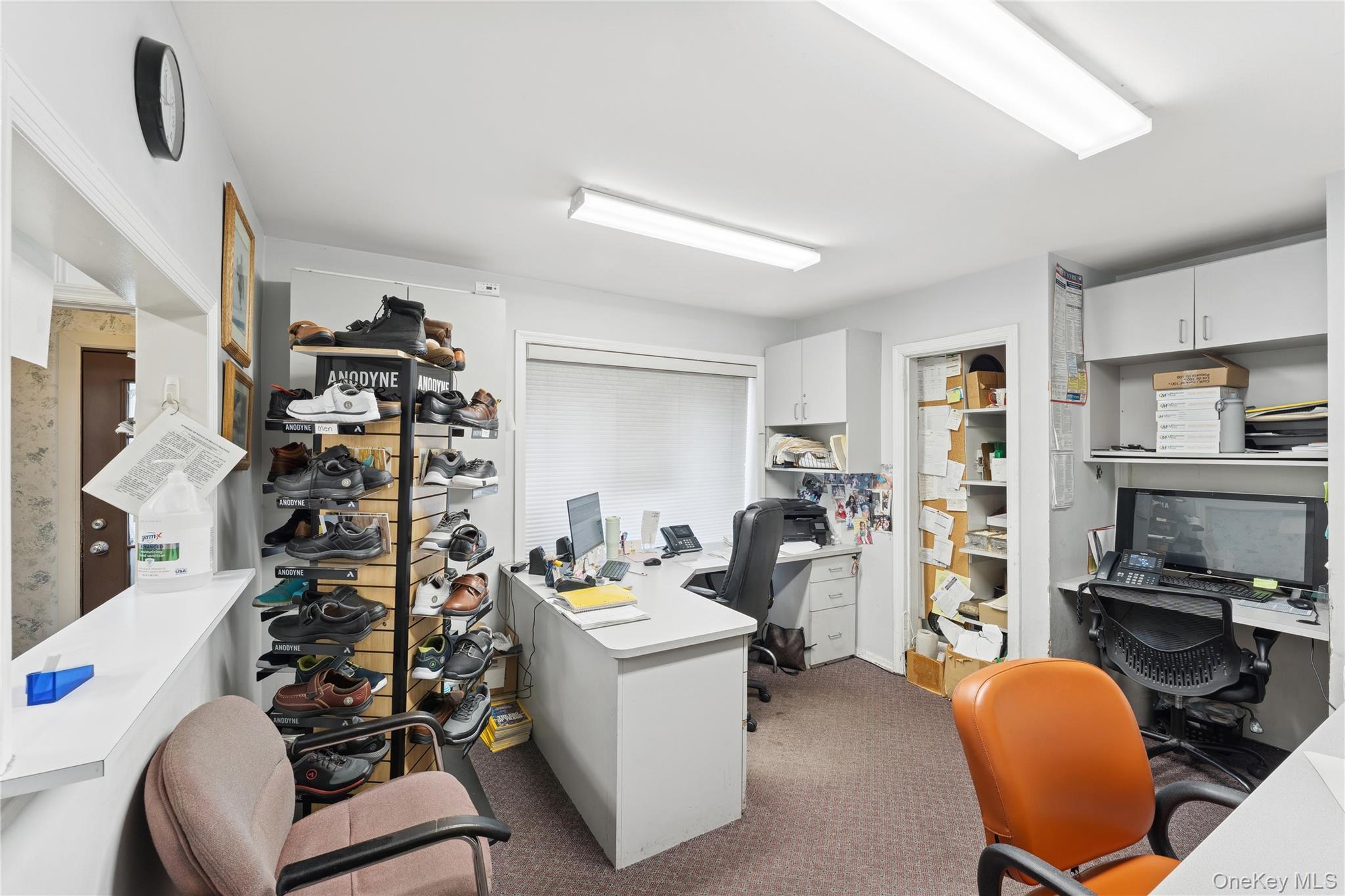 5 Seaton Gate Valley Stream, NY 11580 - Photo 7 of 36 a view of a livingroom with workspace and a couch
