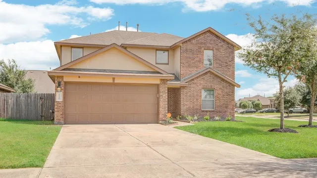 $315,000 | 9919 Shimmering Lakes Drive, Rosharon, TX 77583