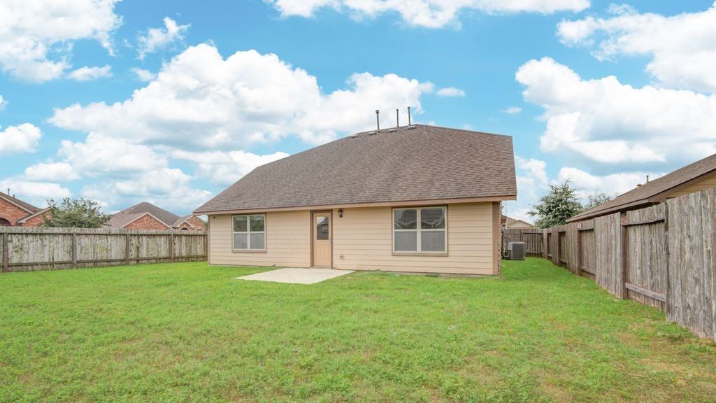 9919 Shimmering Lakes Drive Rosharon, TX 77583 - Photo 35 of 41