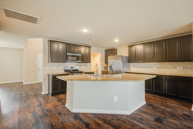 9919 Shimmering Lakes Drive Rosharon, TX 77583 - Photo 10 of 41