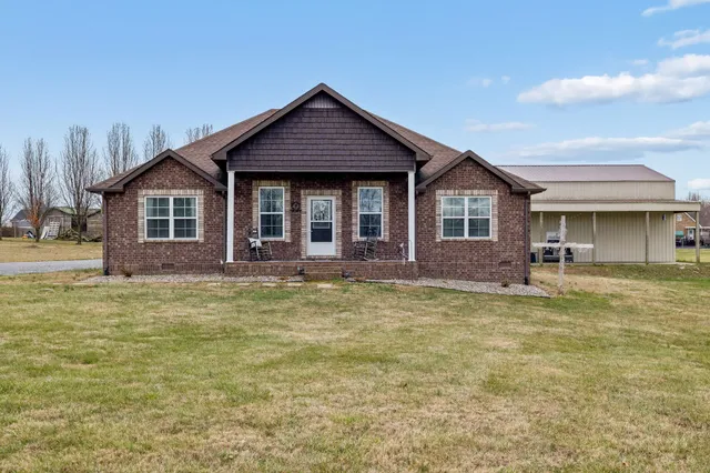 $429,900 | 70 Hayden Drake Drive, Lafayette, TN 37083