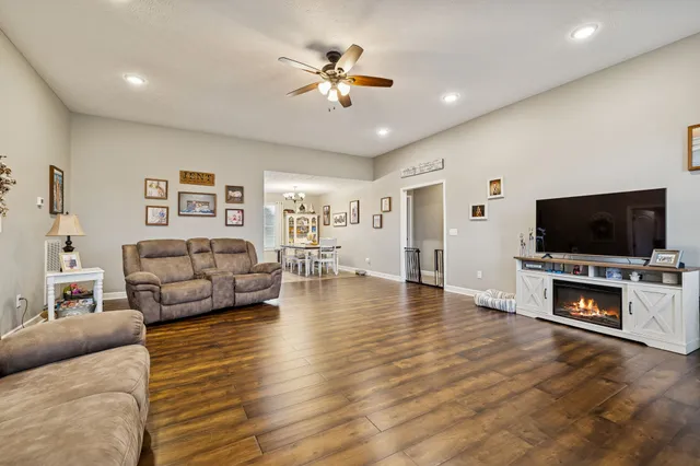 $429,900 | 70 Hayden Drake Drive, Lafayette, TN 37083