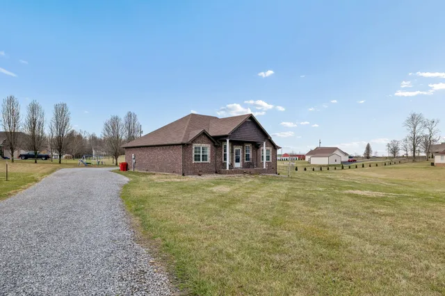 $429,900 | 70 Hayden Drake Drive, Lafayette, TN 37083