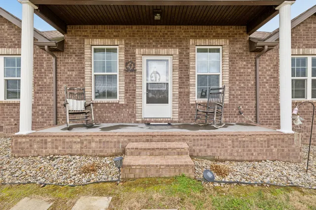 $429,900 | 70 Hayden Drake Drive, Lafayette, TN 37083