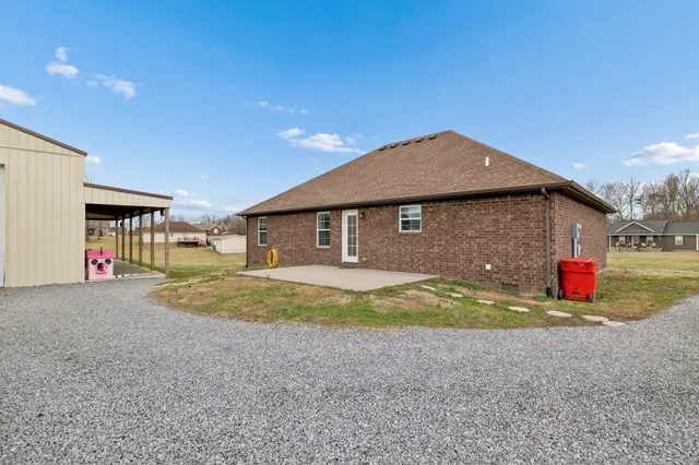 $429,900 | 70 Hayden Drake Drive, Lafayette, TN 37083