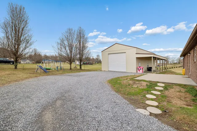 $429,900 | 70 Hayden Drake Drive, Lafayette, TN 37083