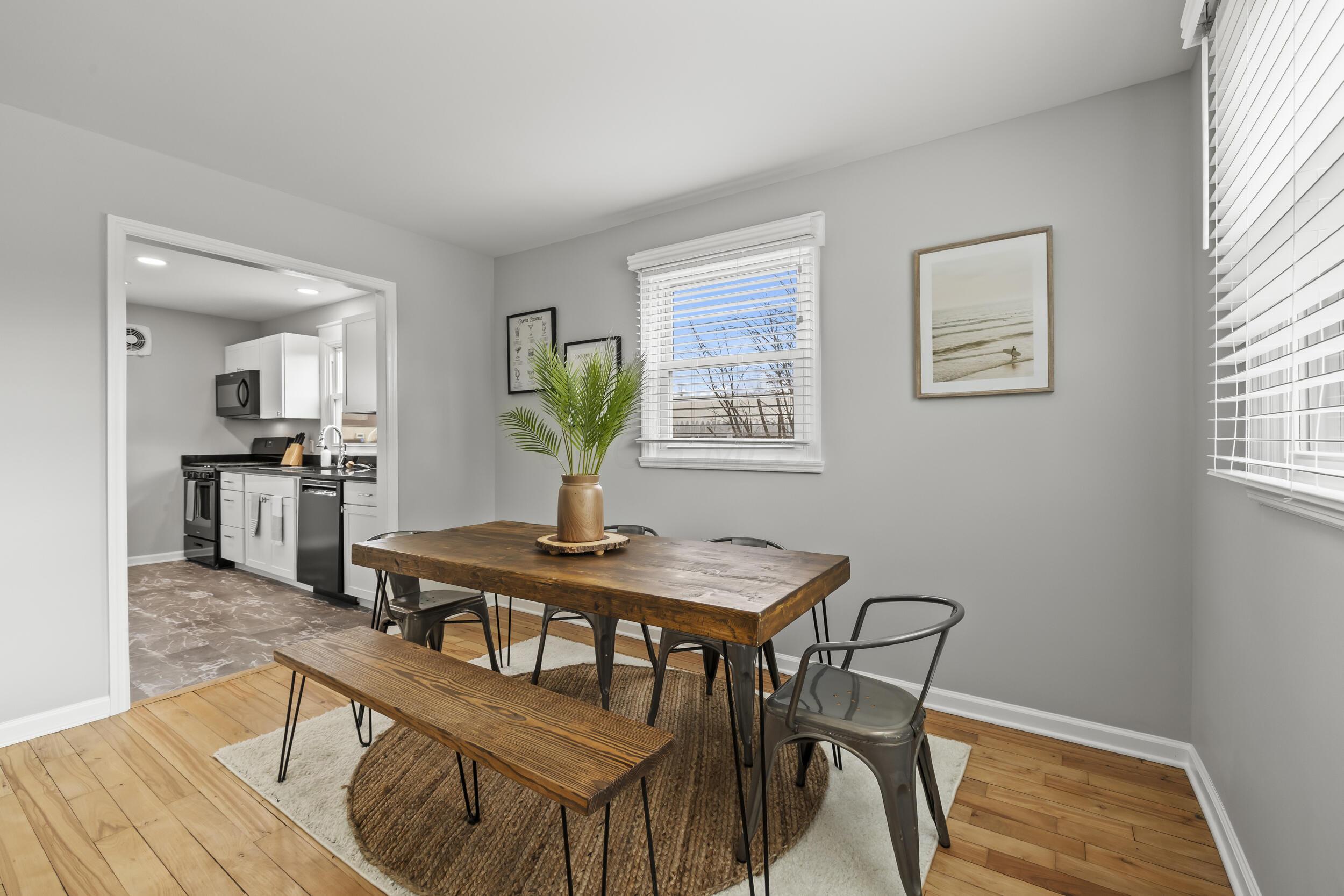712 Garden Road Columbus, OH 43214 - Photo 13 of 31 14-dining room