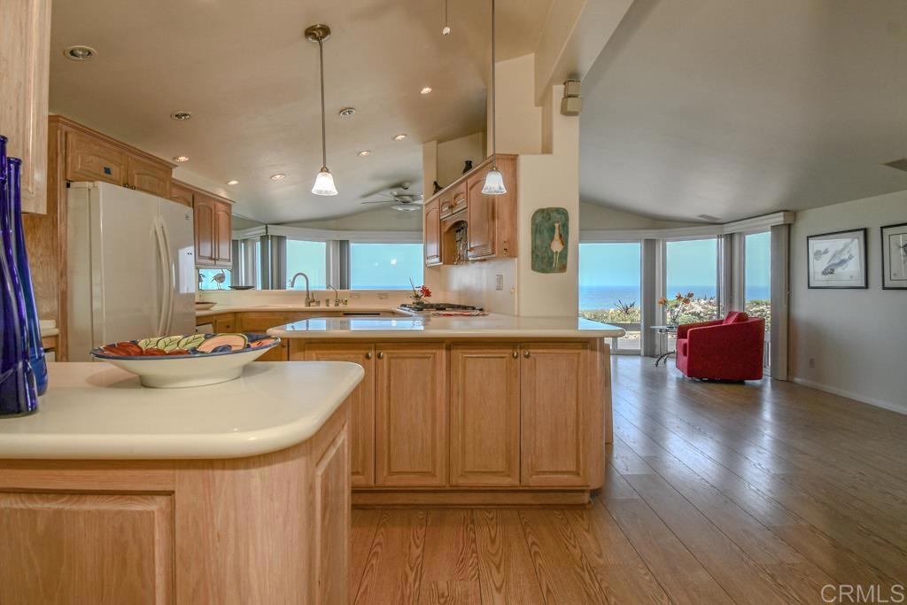 6524 Oceanview Drive Carlsbad, CA 92011 - Photo 13 of 27