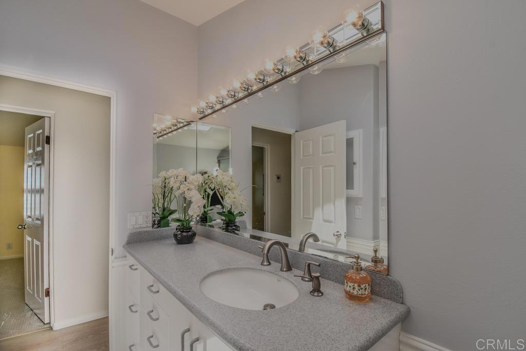 6524 Oceanview Drive Carlsbad, CA 92011 - Photo 17 of 27 Hall Bathroom