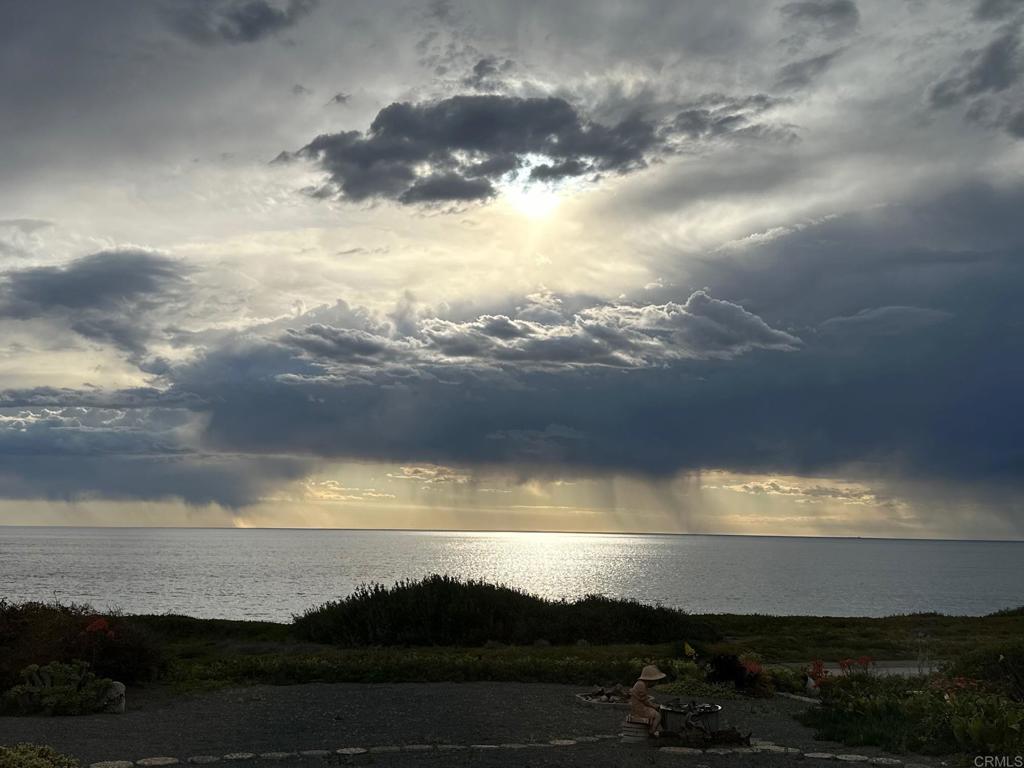 6524 Oceanview Drive Carlsbad, CA 92011 - Photo 21 of 27