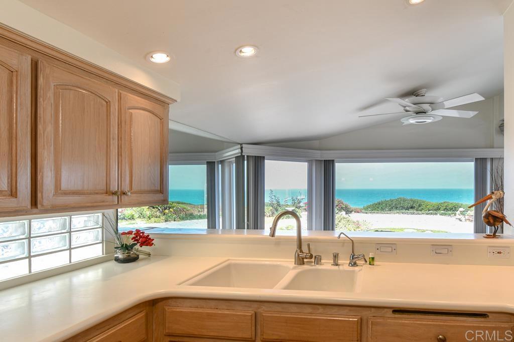 6524 Oceanview Drive Carlsbad, CA 92011 - Photo 9 of 27