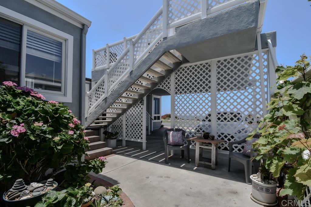 6524 Oceanview Drive Carlsbad, CA 92011 - Photo 10 of 27