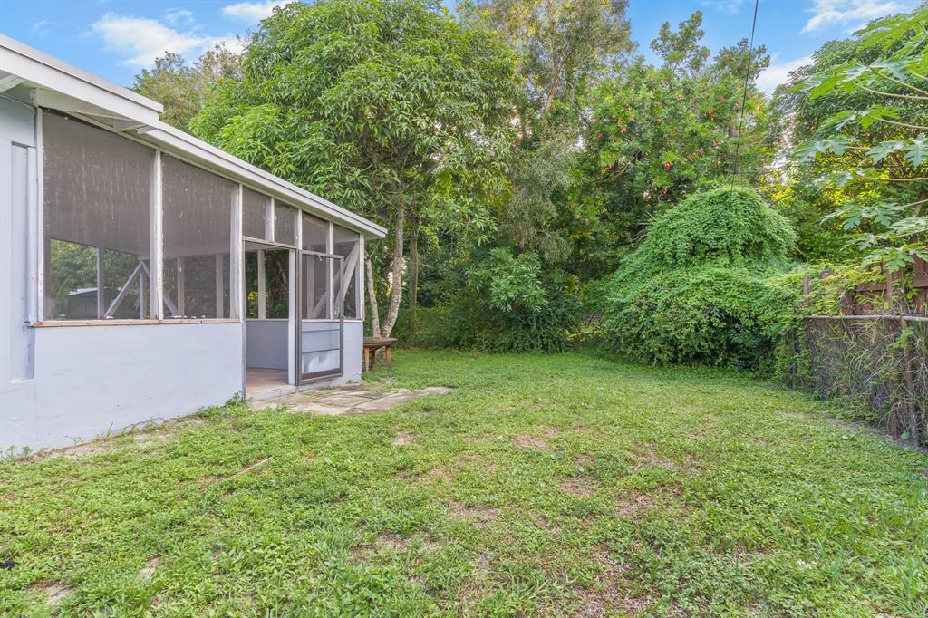 14800 Northeast 8th Court Miami, FL 33161 - Photo 28 of 37 a view of backyard with green space