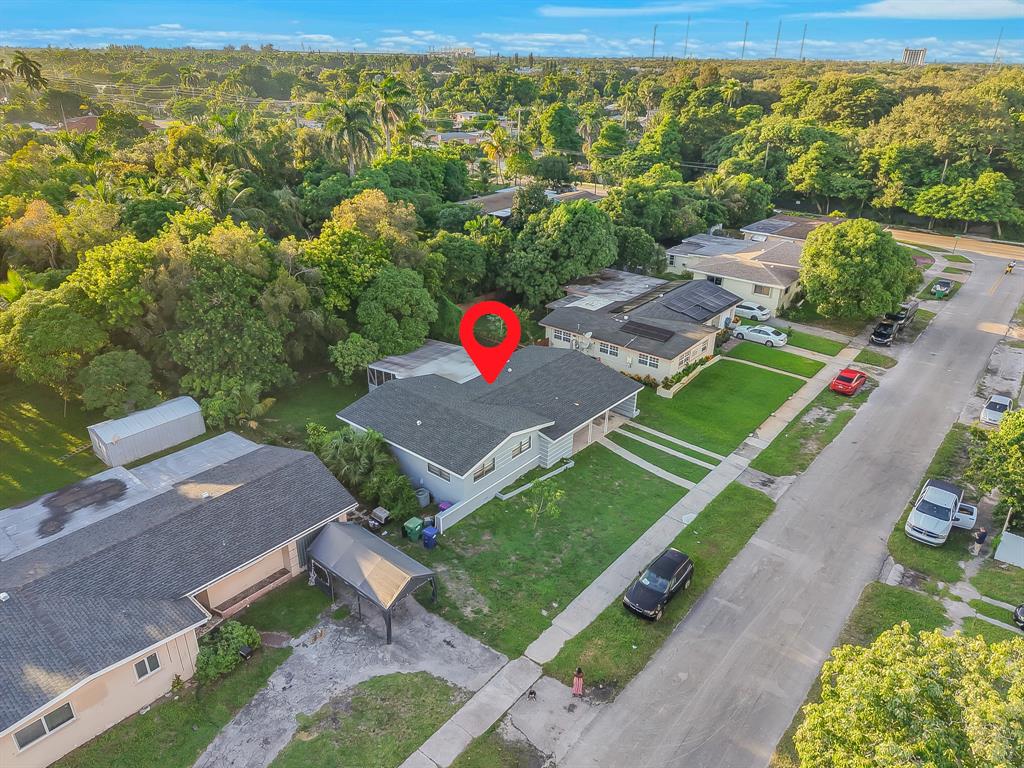 14800 Northeast 8th Court Miami, FL 33161 - Photo 32 of 37 a view of a city