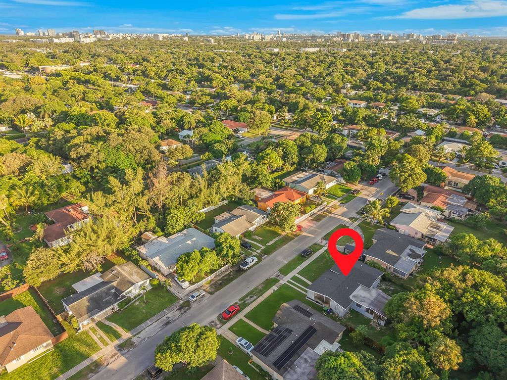 14800 Northeast 8th Court Miami, FL 33161 - Photo 34 of 37