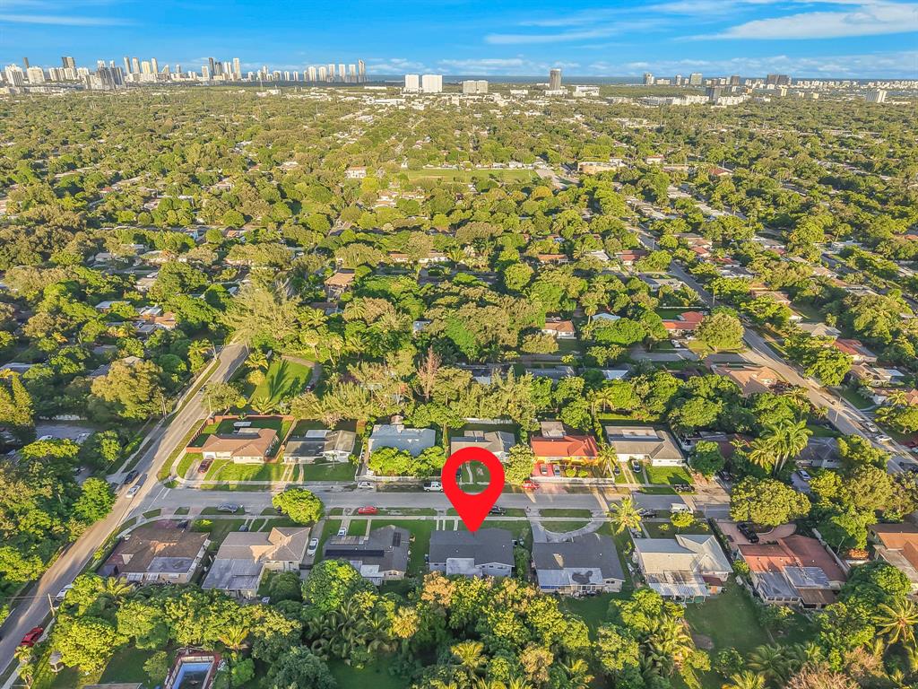 14800 Northeast 8th Court Miami, FL 33161 - Photo 35 of 37