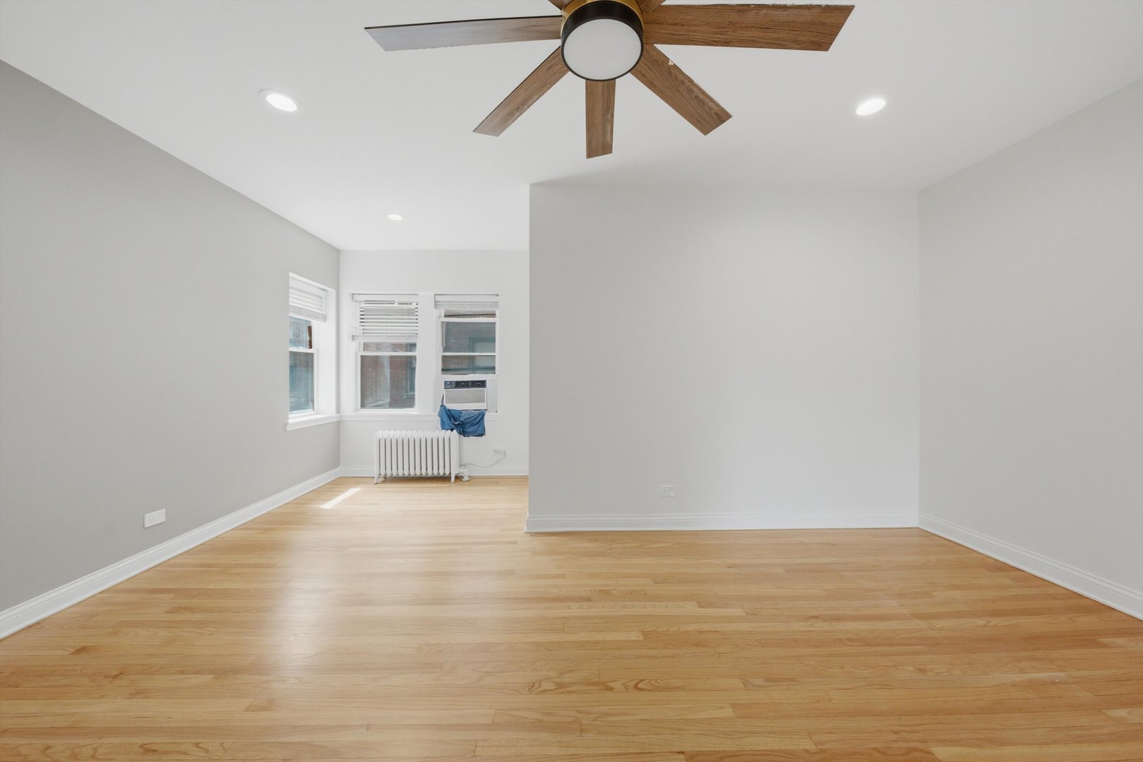 52 Forest Avenue, Unit 2N Riverside, IL 60546 - Photo 8 of 40 Gallery Image 8
