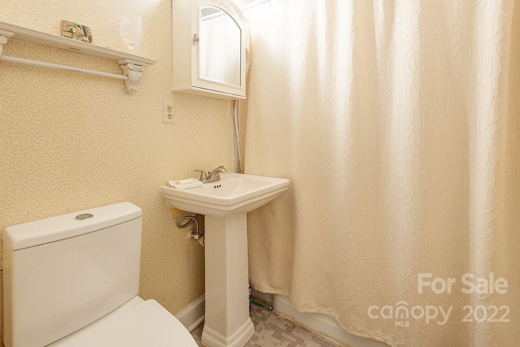 9 Maplewood Road Asheville, NC 28804 - Photo 16 of 26 Gallery Image 16