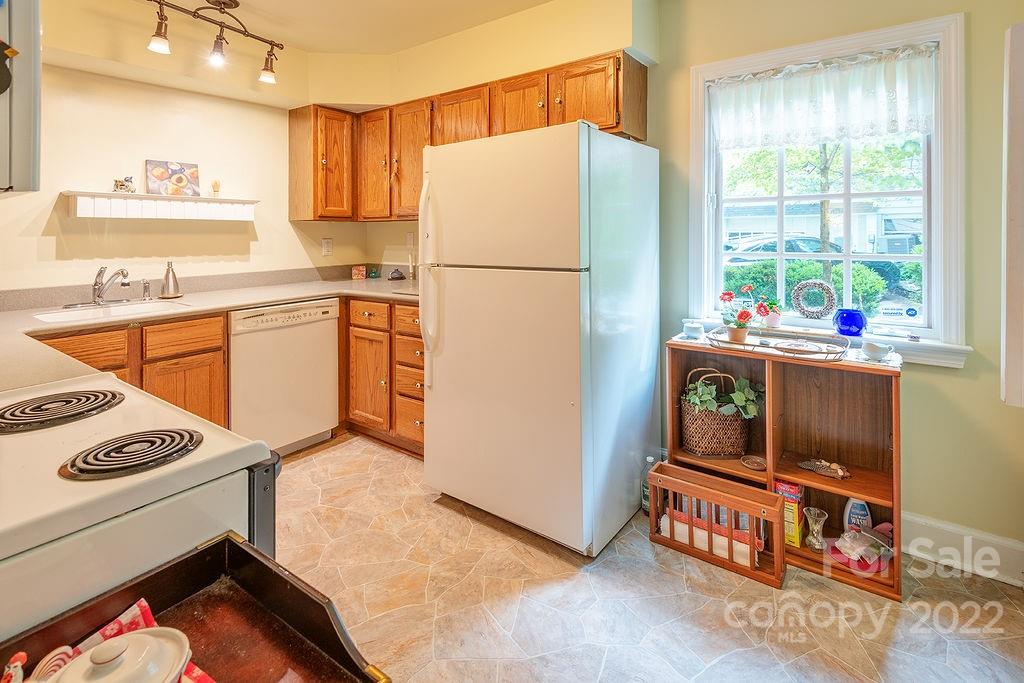 9 Maplewood Road Asheville, NC 28804 - Photo 9 of 26 Gallery Image 9