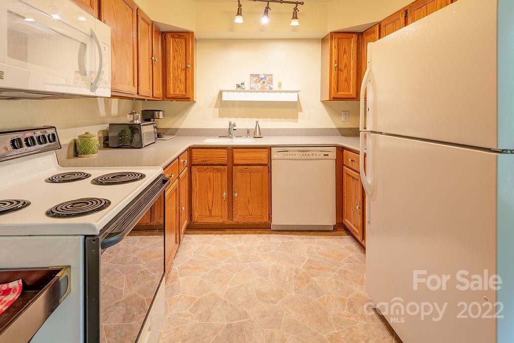 9 Maplewood Road Asheville, NC 28804 - Photo 10 of 26 Gallery Image 10