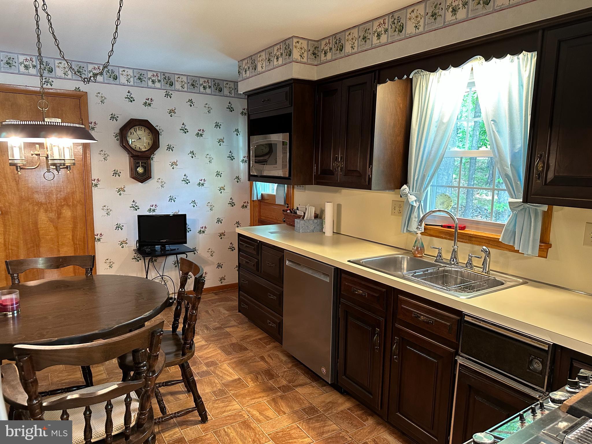 1037 Braddock Road Cumberland, MD 21502 - Photo 7 of 42 Gallery Image 7