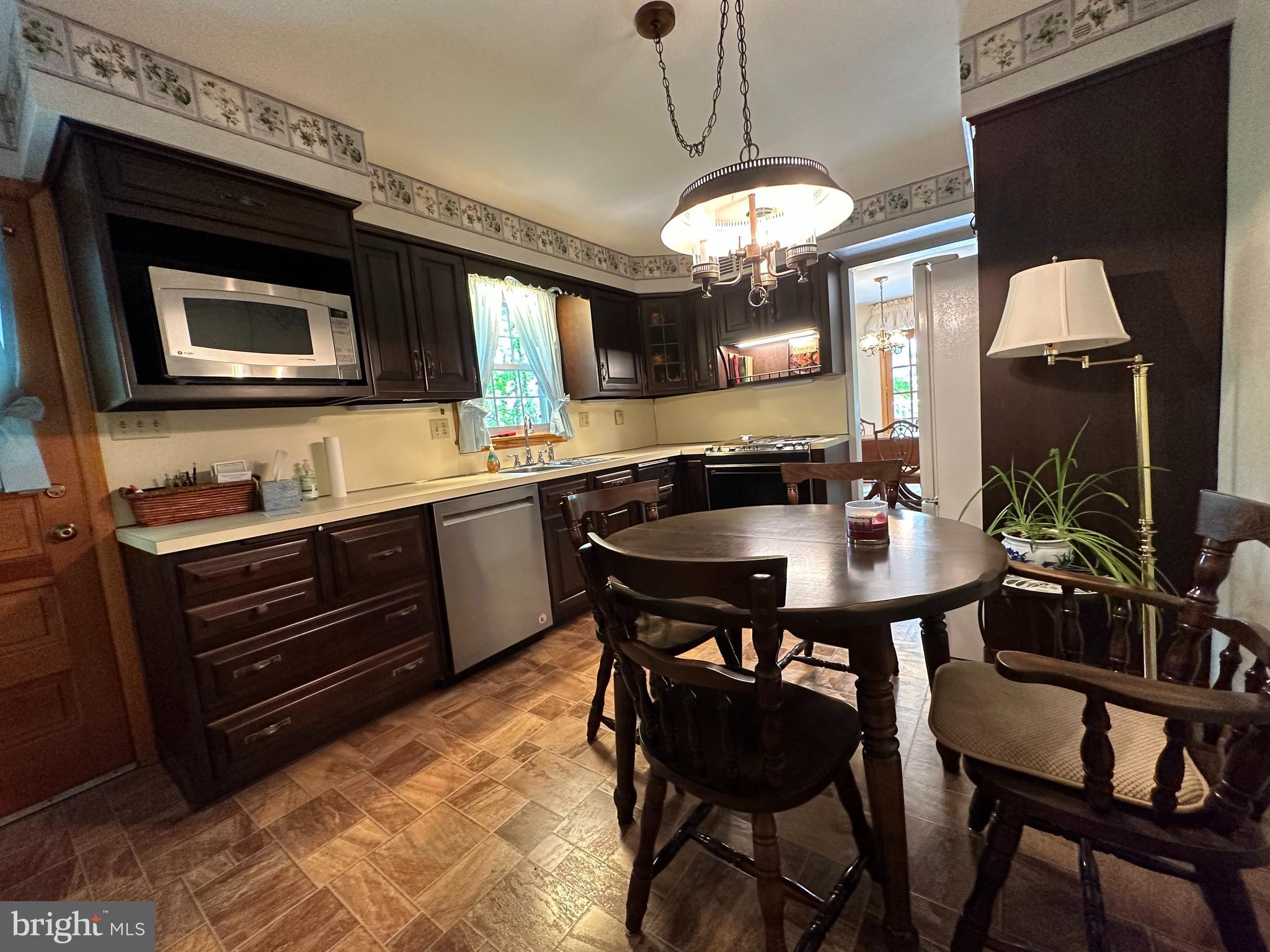 1037 Braddock Road Cumberland, MD 21502 - Photo 9 of 42 Gallery Image 9
