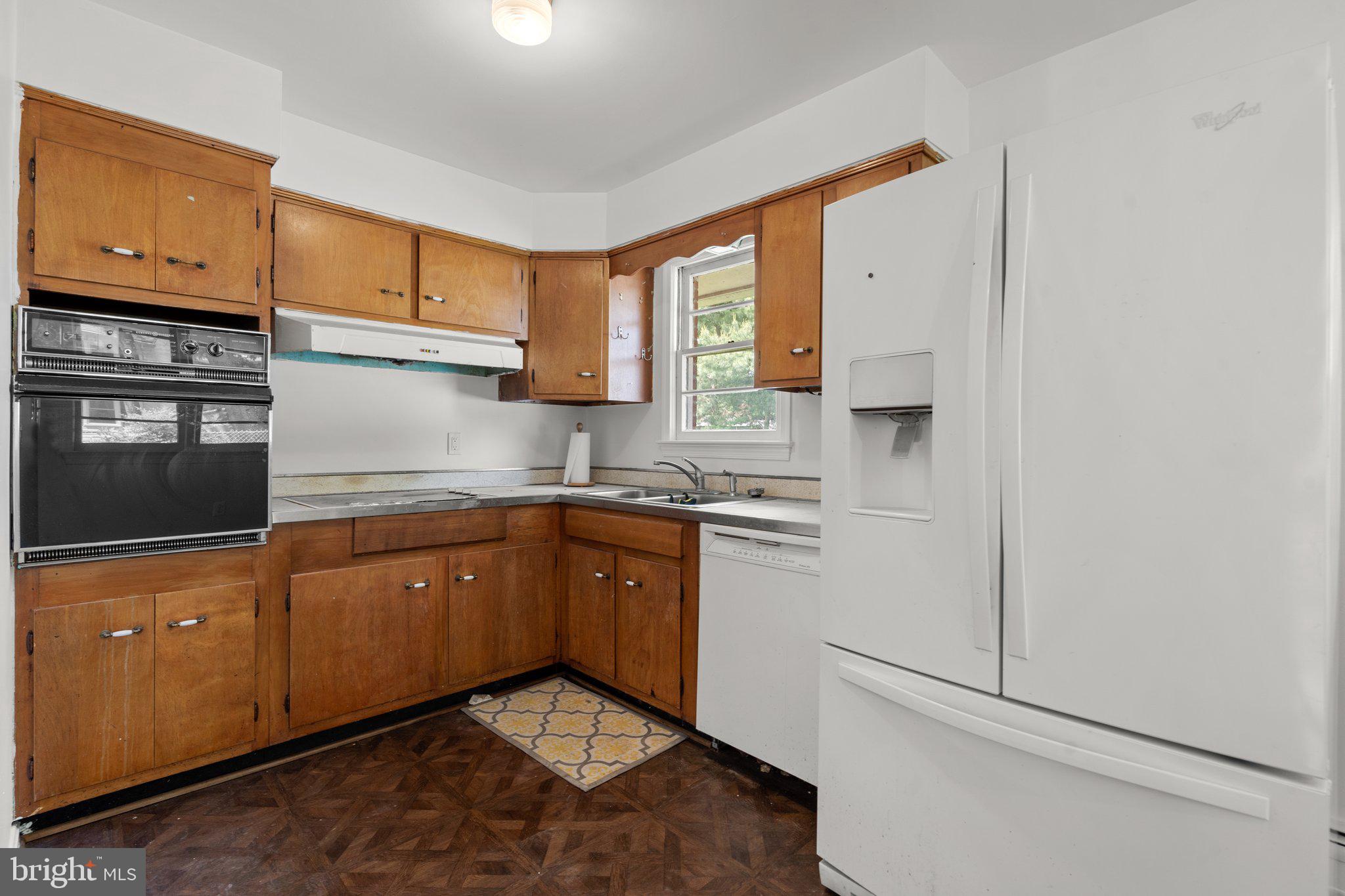 4302 Powder Mill Road Beltsville, MD 20705 - Photo 8 of 30 Kitchen