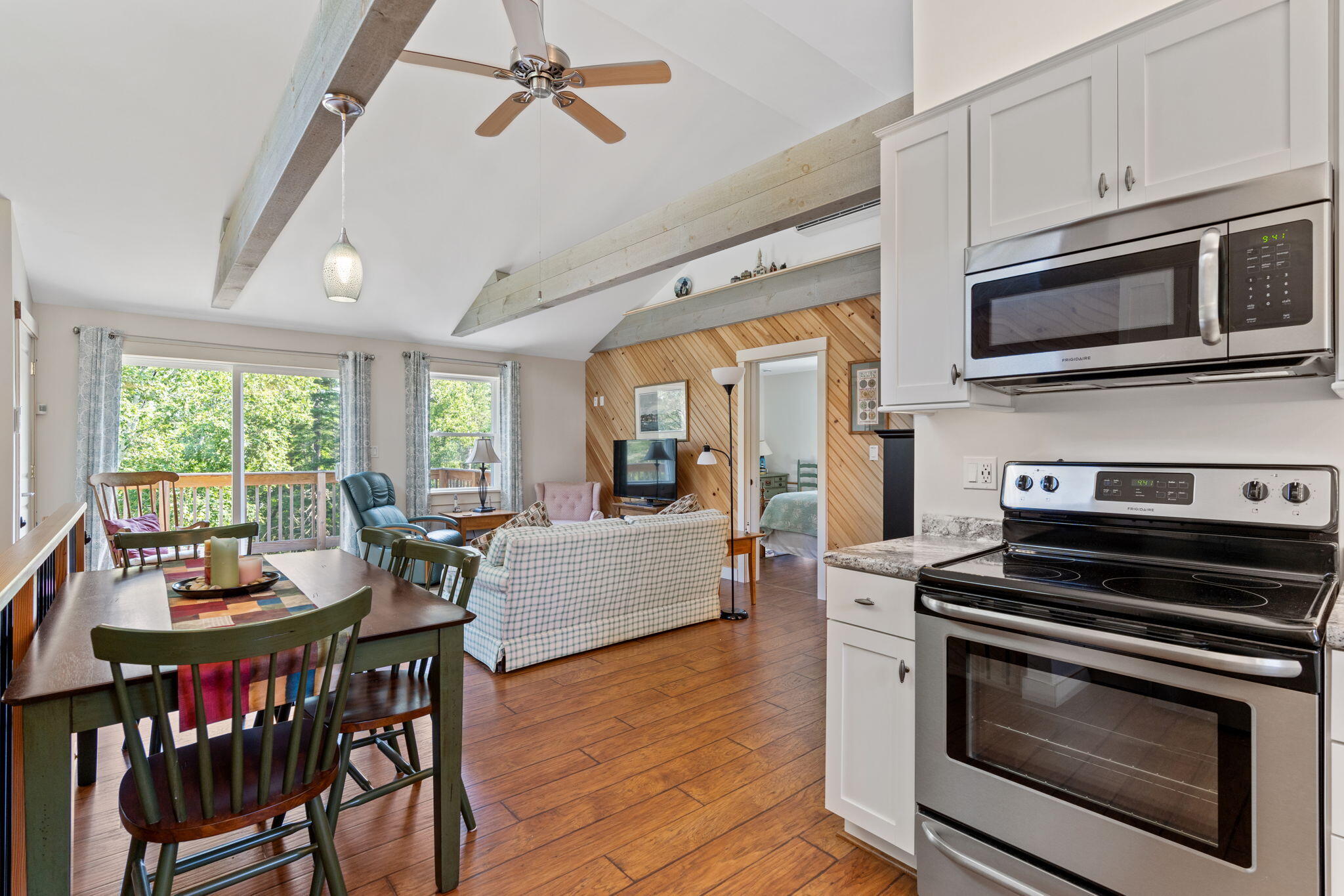 542 Wallston Road Tenants Harbor, ME 04860 - Photo 40 of 47 Carriage House Eat In Kitchen
