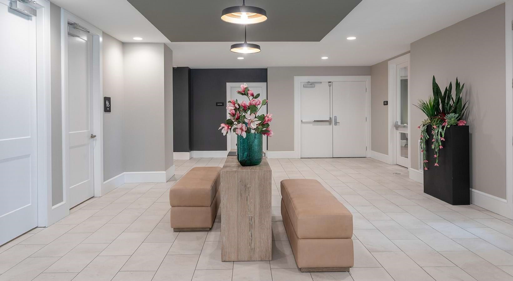 2425 Bell Street, Unit 2226 Houston, TX 77003 - Photo 18 of 30 a living room with furniture and a potted plant