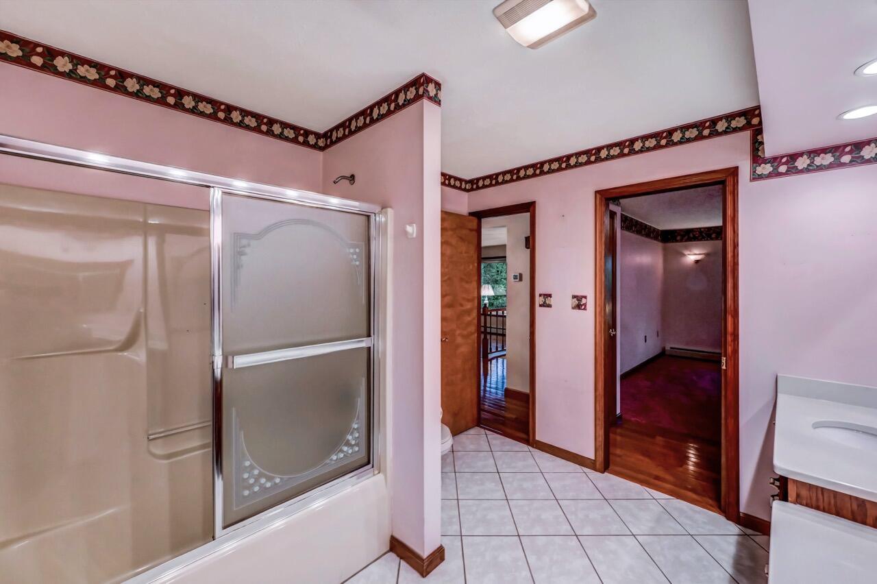 148 Potato Path Road Kunkletown, PA 18058 - Photo 24 of 54 Spacious Full Bath