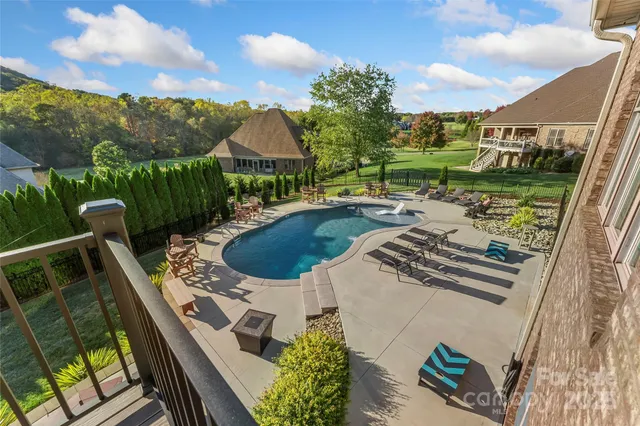 $999,000 | 5836 Bakers Point, Hickory, NC 28602