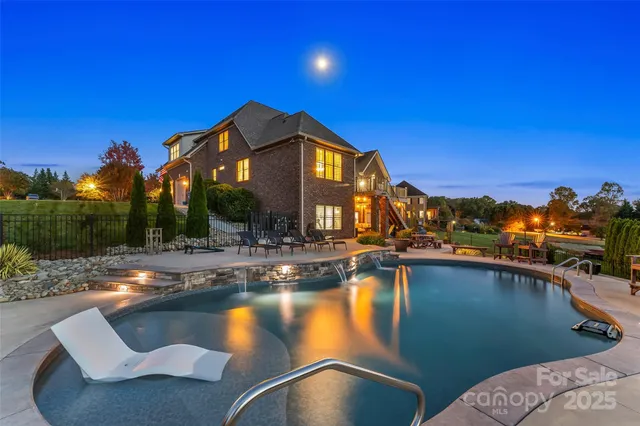 $999,000 | 5836 Bakers Point, Hickory, NC 28602