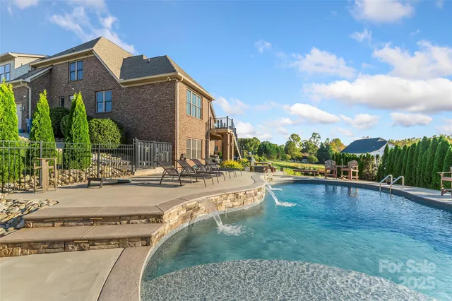 $999,000 | 5836 Bakers Point, Hickory, NC 28602