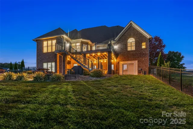 $999,000 | 5836 Bakers Point, Hickory, NC 28602