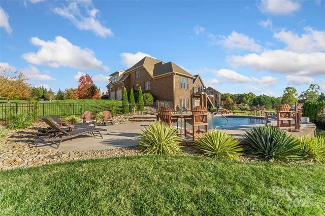 $999,000 | 5836 Bakers Point, Hickory, NC 28602