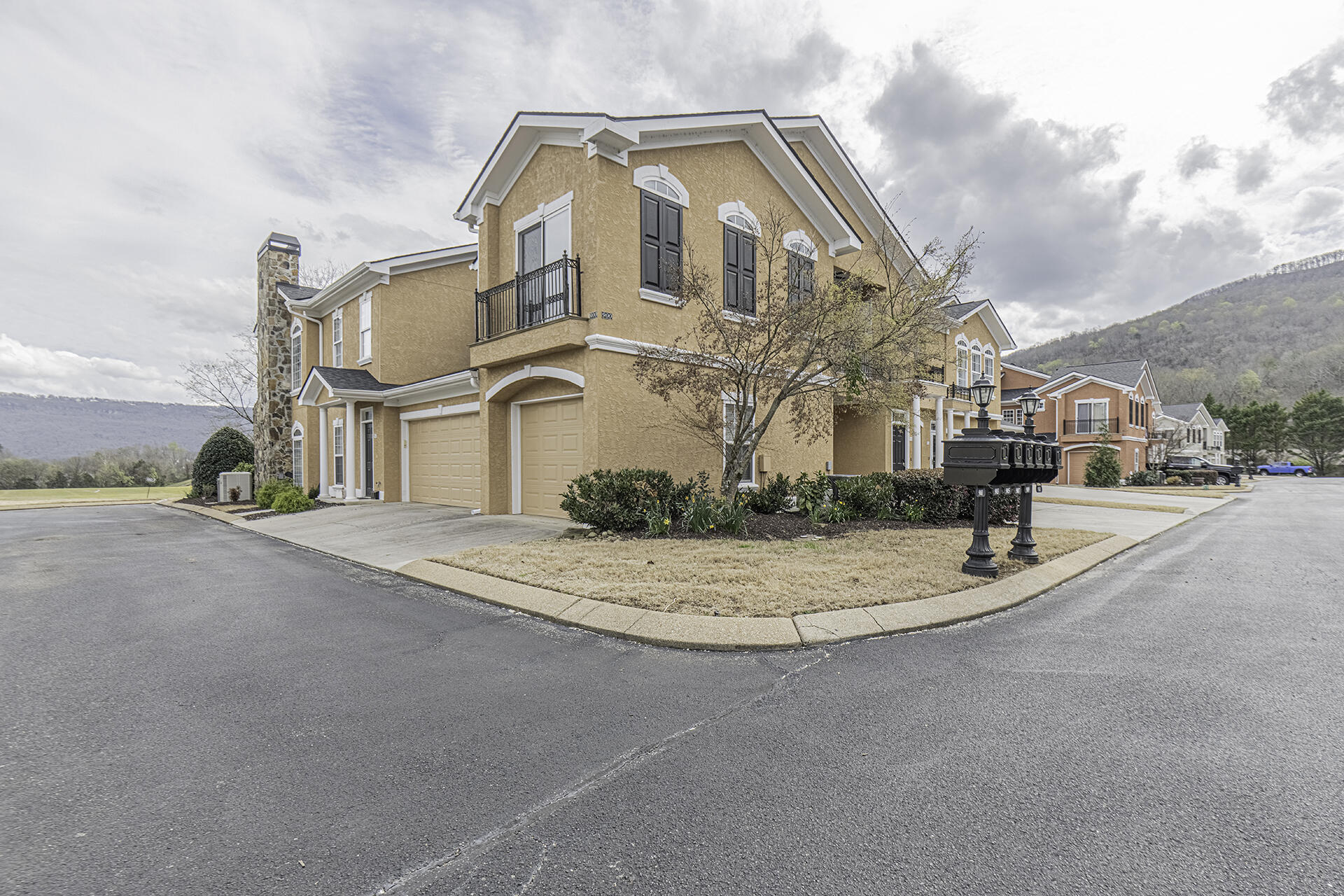 905 Renaissance Court Chattanooga, TN 37419 - Photo 2 of 21 KHP02