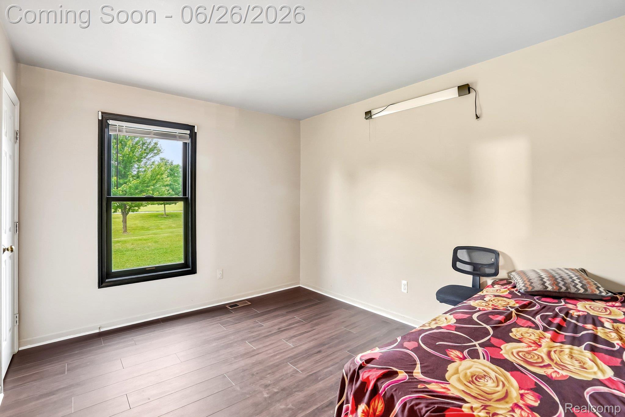 1687 Grandview Drive Rochester, MI 48306 - Photo 38 of 45 3rd bedroom