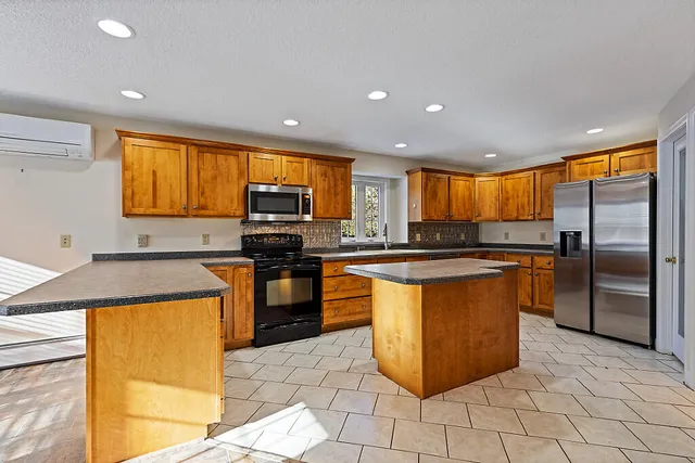 $565,000 | 1 South Ridge Drive, Winslow, ME 04901