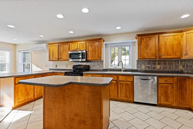 $565,000 | 1 South Ridge Drive, Winslow, ME 04901