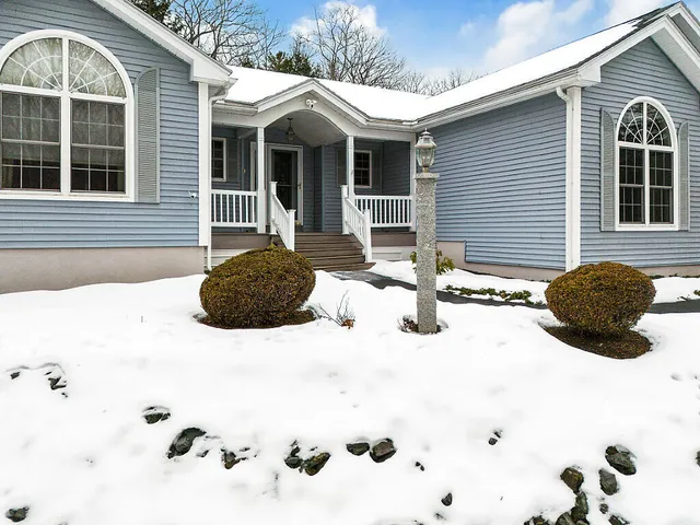 $565,000 | 1 South Ridge Drive, Winslow, ME 04901