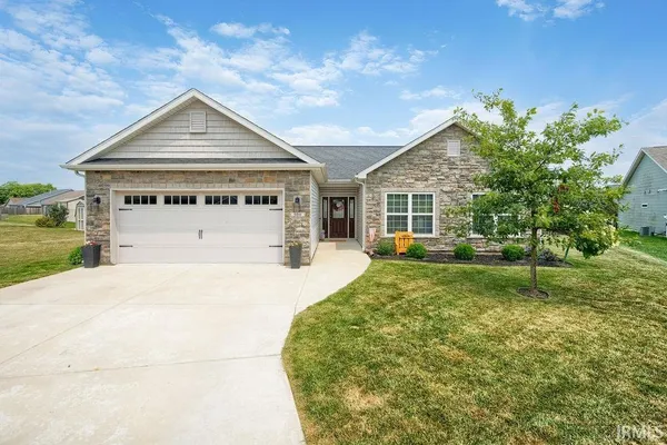 $249,900 | 500 Mesa Drive, Russiaville, IN 46979