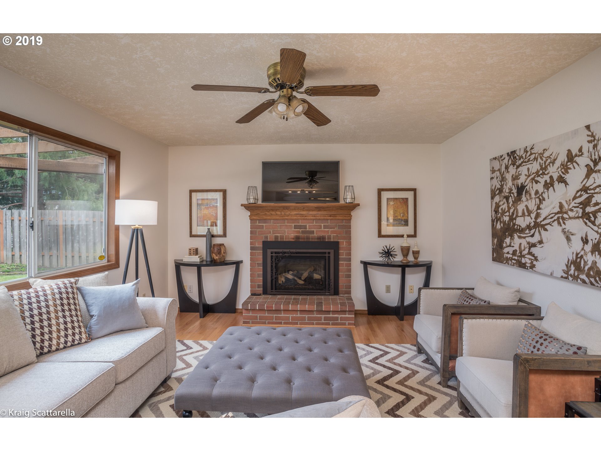 13675 Southwest Weir Road Beaverton, OR 97008 - Photo 10 of 26 Family Room