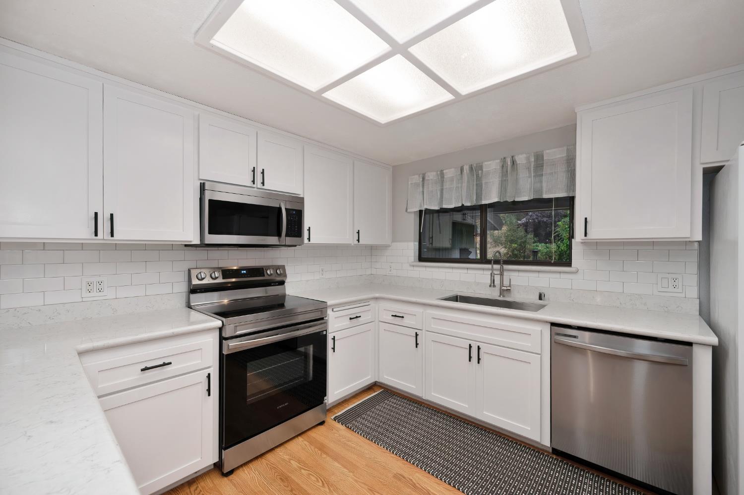 950 Pine Hill Road Colfax, CA 95713 - Photo 13 of 58